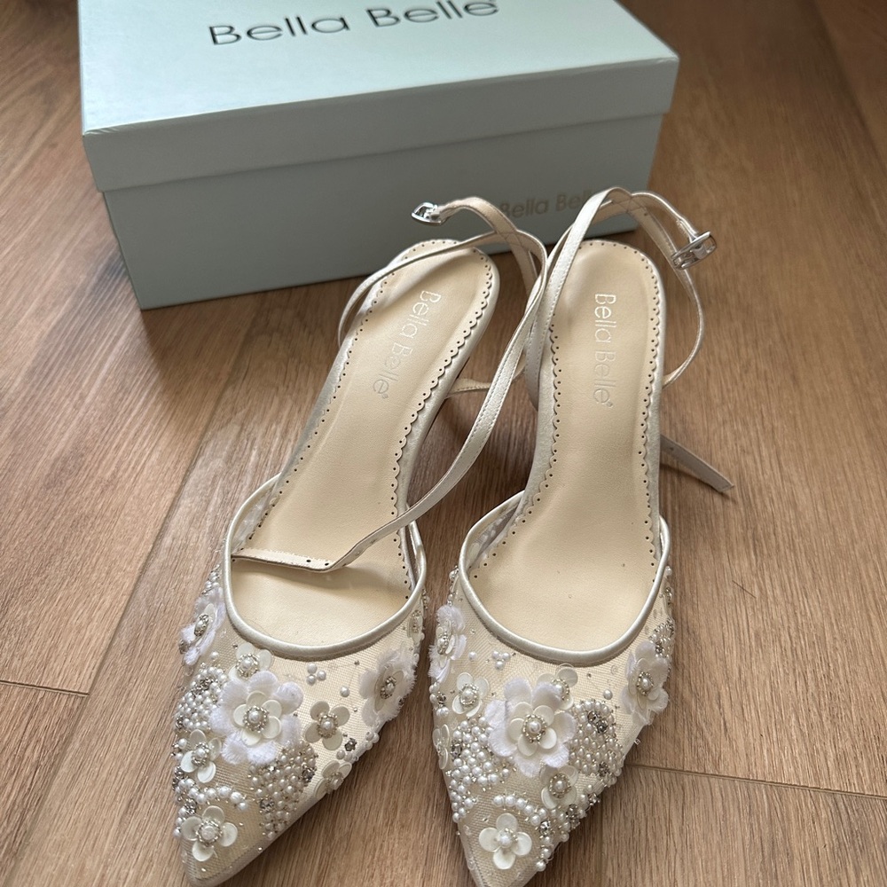 Bella Belle Rosa ivory size 8 heels